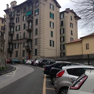 Affittacamere A, La Spezia